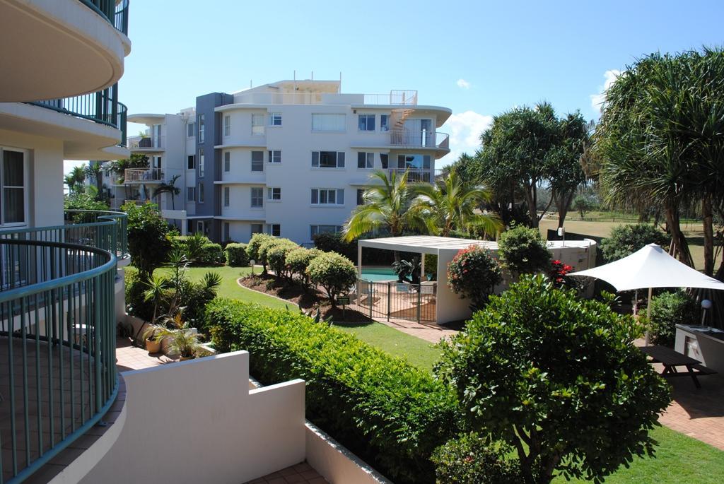 Surfside On The Beach Buddina Bagian luar foto